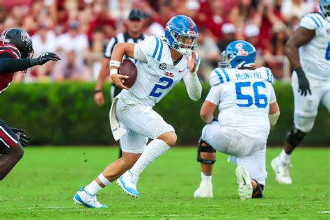 College football predictions: Betting splits, odds for .
